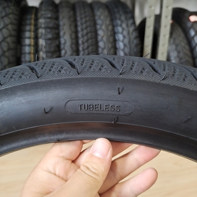 Nature Rubber Steel Nylon 90/90-17 Pneus et tubes intérieurs de motocyclettes pour le marché vénézuélien