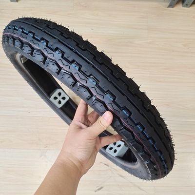 Venezuela Marché pneu de moto 3.60H18 avec couleur noire et port de chargement de Qingdao