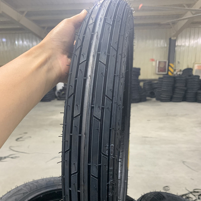 Résistance à la traction 10.5 Pneus de moto 2.75-17 Le choix ultime pour les coureurs partout