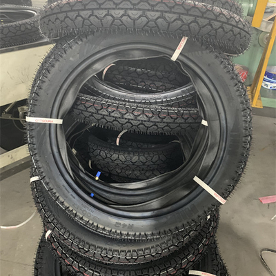 Vente de pneus de motocyclette dans le port de Qingdao 2.75-17 Carcasse de pneus pour pneus durables et pneus
