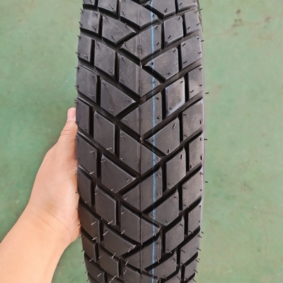 Prix abordable 110/80-17 Natrual caoutchouc pneu de moto avec OEM Acceptable au Vietnam