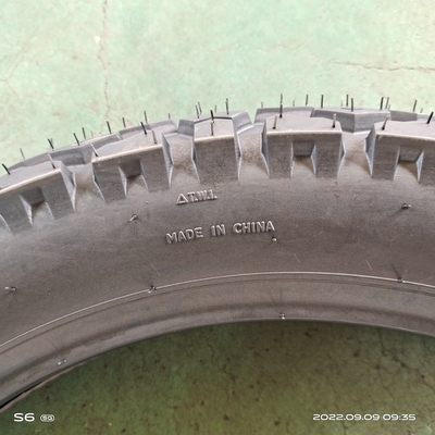 Pneus sans tube de moto noir TT Pneus 3,50-18 du marché de Qingdao
