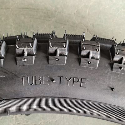 Vente directe de pneus de motocyclettes de 3,00-18 avec 35% à 55% de caoutchouc et de couleur noire