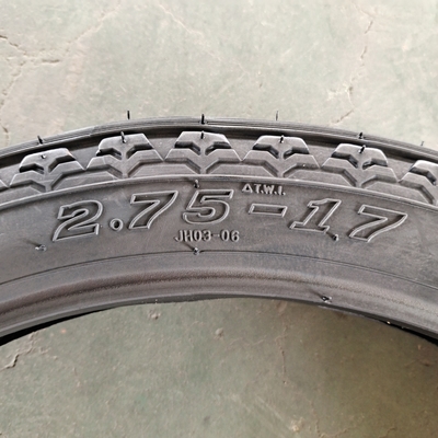 Pneus de moto 2.75-17 avec du nylon en caoutchouc naturel en acier