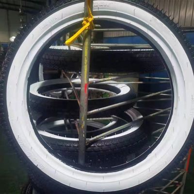 Roues de motocyclettes pneus 120/70-17 boîtier de pneus et durable Ply Rating avec performance