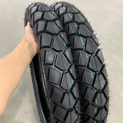 300-18 pneus de moto avec une résistance à la traction de 10,5 et une durée de vie de 20000 KM