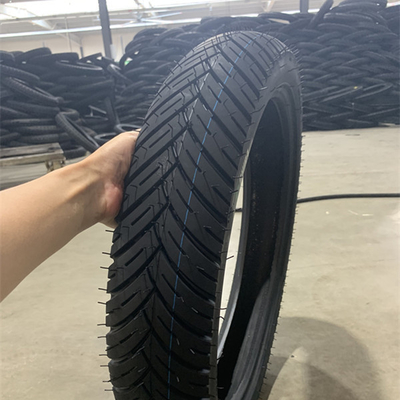 5000 pièces par jour Capacité de production Pneus de moto sans tube 110/80-18