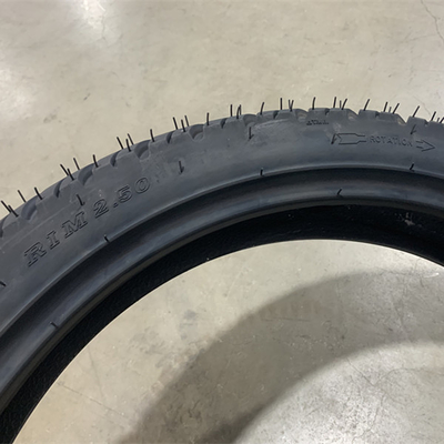 Résistance à la traction 10.5 Pneus de moto Scooter électrique 110/80-18 avec teneur en caoutchouc 35%-55%