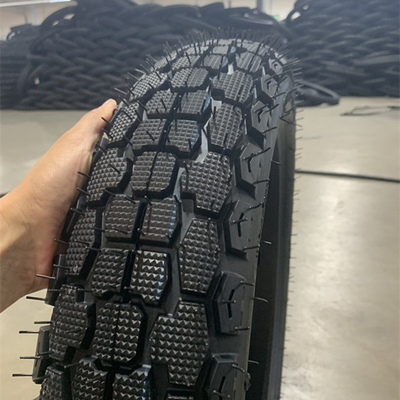 Fourniture directe de pneus de moto 110/90-16 avec une durée de vie de 20000 KM
