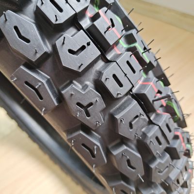 Contenu en caoutchouc de 45% de pneus de moto de 17 pouces pour téléviseurs et moto Honda DIO