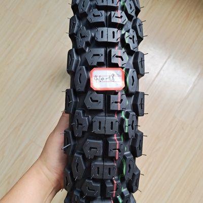 Contenu en caoutchouc de 45% de pneus de moto de 17 pouces pour téléviseurs et moto Honda DIO