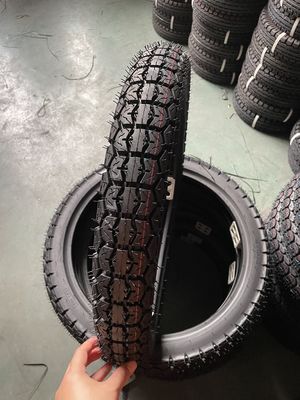 3.00-18 Pneus fabriqués selon les exigences du client