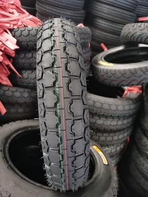 16 pouces de pneus de motocyclettes conception de motifs profonds pour des performances durables 3,2 kg