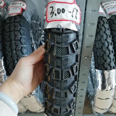 Découvrez des performances supérieures avec notre pneu de moto et notre tube à motifs profonds