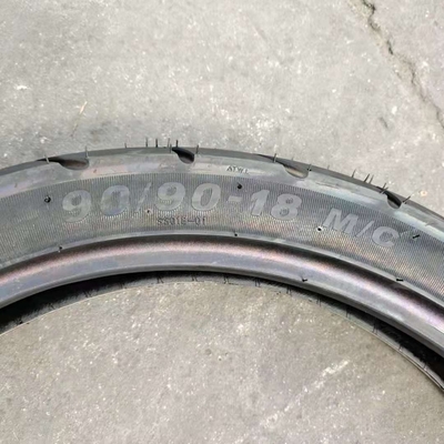Pneus de motos de type "Swallow" fabriqués avec 35% à 55% de caoutchouc