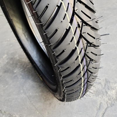 Noir 90/90-17 Ply Rating 6PR/8PR Roue arrière pneu de moto pour pièces de rechange de moto