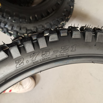 Nature caoutchouc acier nylon 2.75-21 Hlm pneumatiques de moto à semi-chaud pour le tour de montagne