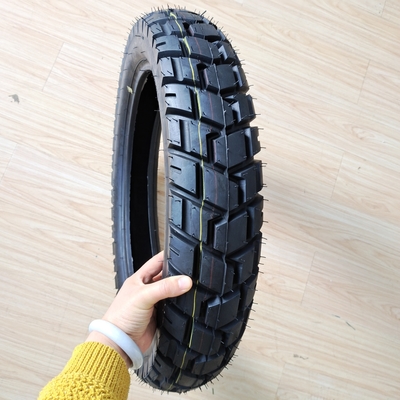 110/90-17 Pneus de moto Tubes intérieurs en caoutchouc naturel en acier Nylon pour une longue durée de vie