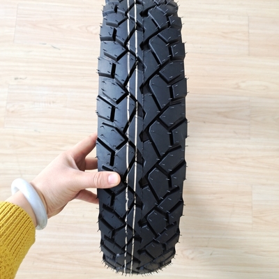 35% à 55% de teneur en caoutchouc pneumatique épaissie pour moto 110/90-16 pour les performances
