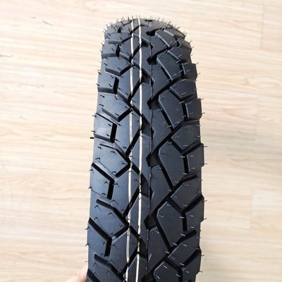 35% à 55% de teneur en caoutchouc pneumatique épaissie pour moto 110/90-16 pour les performances