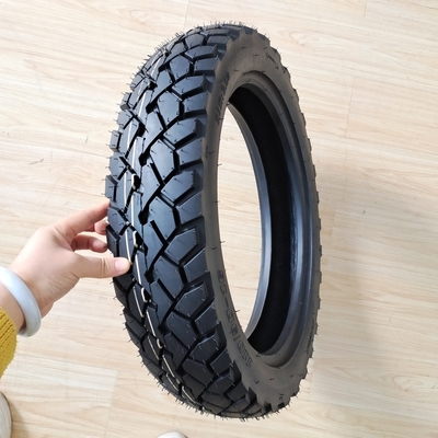 35% à 55% de teneur en caoutchouc pneumatique épaissie pour moto 110/90-16 pour les performances