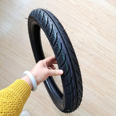 Taille du pneu 80/90-17 Pneus pour motocyclettes destinés aux importateurs de Qingdao