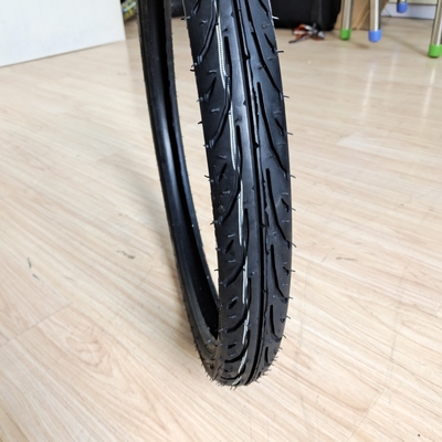 6PR/8PR Contenu en caoutchouc 35%-55% Pneus de moto de rue 45/90-17 50/90-17 pour pièces de moto