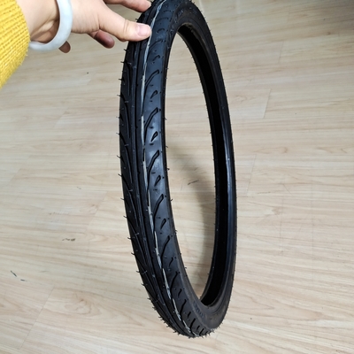 6PR/8PR Contenu en caoutchouc 35%-55% Pneus de moto de rue 45/90-17 50/90-17 pour pièces de moto