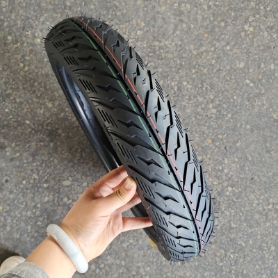 100/80-14 Pneus de moto avec 35% à 55% de caoutchouc et carcasse