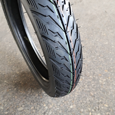 100/80-14 Pneus de moto avec 35% à 55% de caoutchouc et carcasse