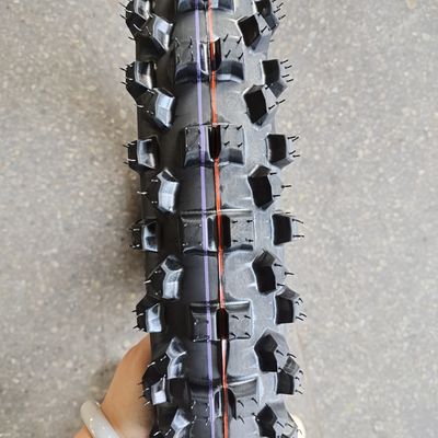 90/90-21 Pneus de moto avec 6PR/8PR Ply Rating et couleur noire sur le marché