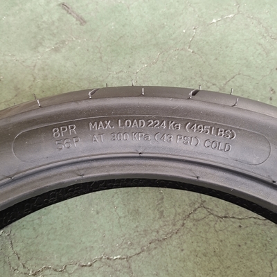 90/90-17 Pneus de moto avec matière première naturelle caoutchouc acier nylon