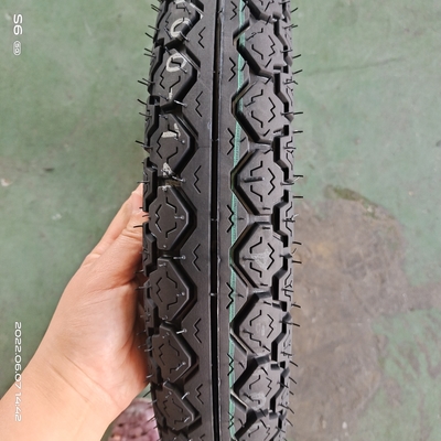 80/100-14 14 pouces pneumatique sans tube de moto fabriqué en caoutchouc naturel et OEM acceptable