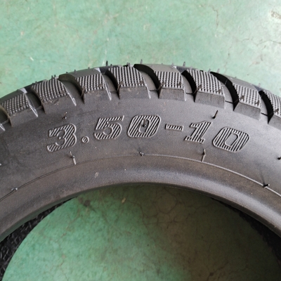 Les pneus de moto en caoutchouc naturel les mieux notés 3,50-10 TL sans tube