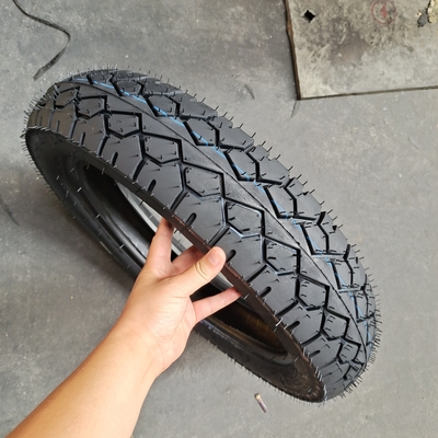 Pneus pour motocyclettes Pneus 110/90-16 avec teneur en caoutchouc naturel de 35% à 55%