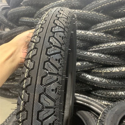 Roues et pneus de moto pour 3.00-17 Port de chargement Port de Qingdao Résistance à la traction 10.5