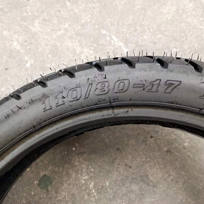 20000 KM durée de vie de travail garantie pneus sans tube 110/80-17 pour le remplacement