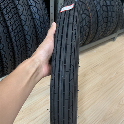 La production de pneus de moto Bajaj Boxer est de 2,75-18 20000 KM, durée de vie de 5000 pièces par jour.