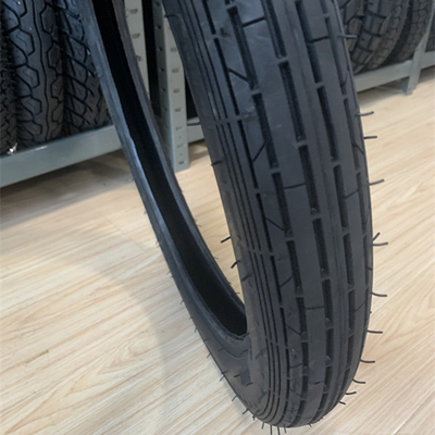 La production de pneus de moto Bajaj Boxer est de 2,75-18 20000 KM, durée de vie de 5000 pièces par jour.