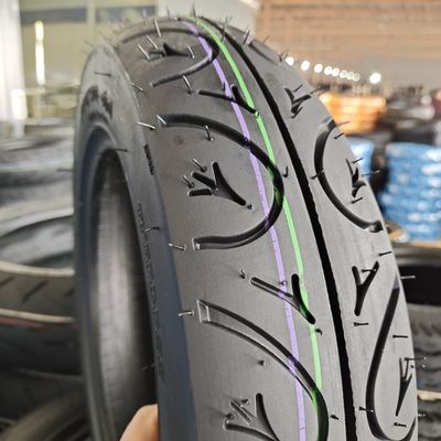 Capacité de production 5000 pièces/jour pneus de scooter motocycle 3.00-10 but Remplacer/réparer