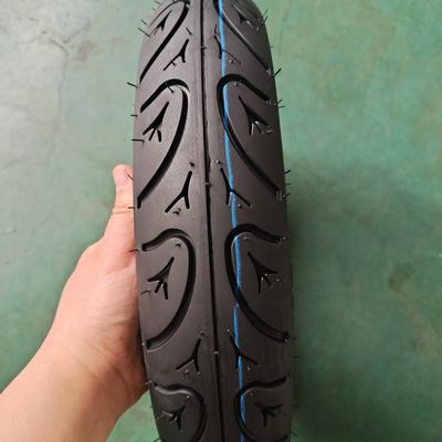 Capacité de production 5000 pièces/jour pneus de scooter motocycle 3.00-10 but Remplacer/réparer