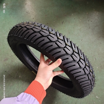 LIFO Motocycles Roues de motocyclettes Pneus 100/90-17 pour le port de chargement Port de Qingdao