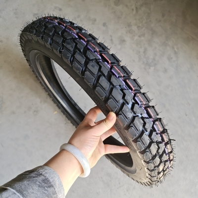 Super caoutchouc pneu de moto pour 3,00-17 Taille du pneu et boîtier 110/90-18