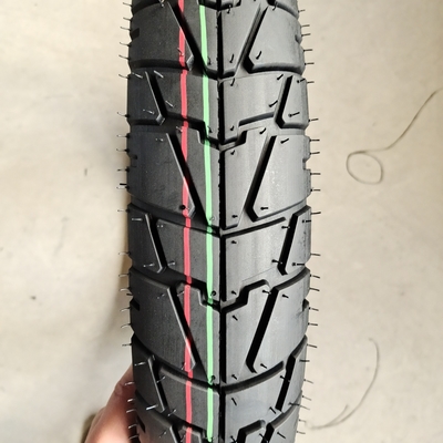 Excellente performance pneu de moto et tube intérieur 3.00/3.25-18 avec caoutchouc naturel