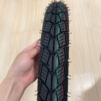 Accessoires de motocyclettes 17 pouces boîtier de pneu pour les besoins du marché africain