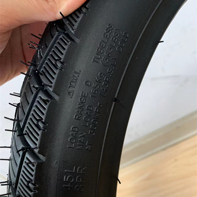 Accessoires de motocyclettes 17 pouces boîtier de pneu pour les besoins du marché africain