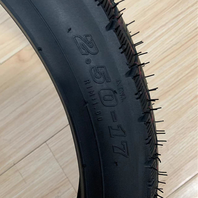 Accessoires de motocyclettes 17 pouces boîtier de pneu pour les besoins du marché africain