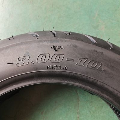 Vendre des pneus de scooter de résistance à la traction de 10,5 pour le remplacement/la réparation dans les accessoires de motos