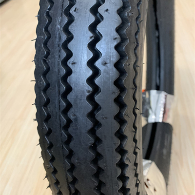 Résistance à la traction de pointe sur le marché 10.5 Pneus de motocyclettes 4.00-19 pour le marché africain
