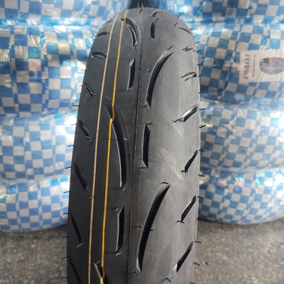 Le marché du Moyen-Orient doit avoir des pneus de moto 120/70-17 avec 35% à 55% de caoutchouc